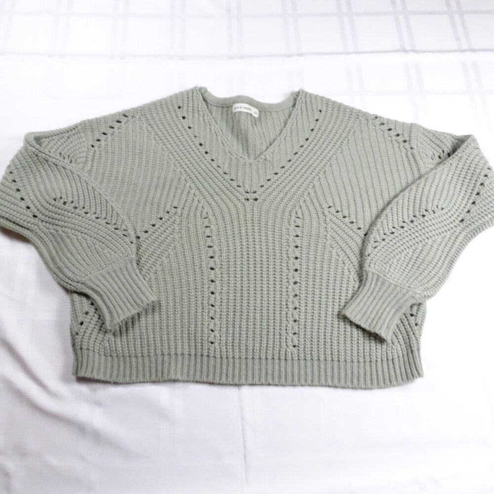 Moon & Madison Women's Sweater Size XS  Cropped Oversized Sage green